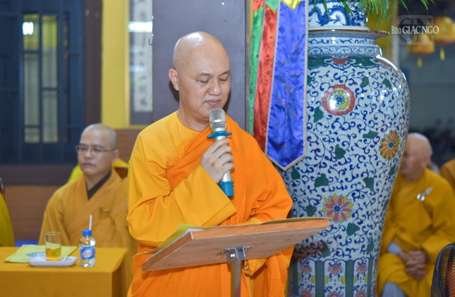Thượng tọa Thích Minh Huệ phát biểu cảm tạ