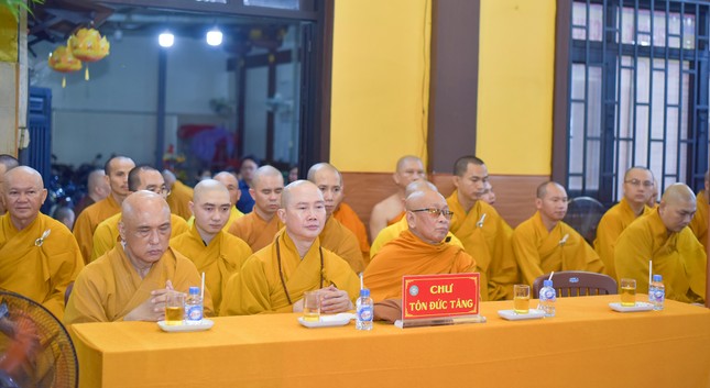Chư tôn đức Tăng tham dự