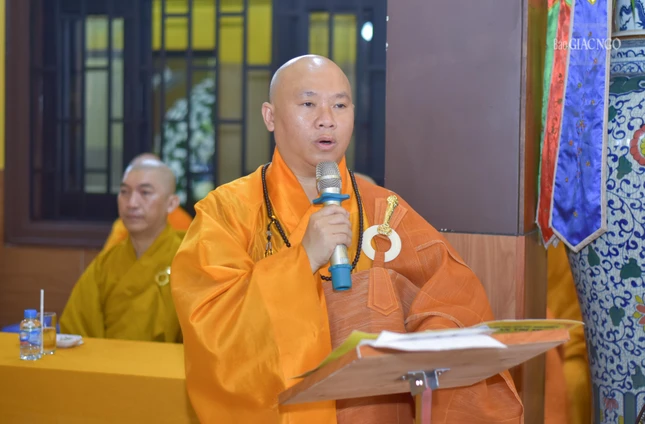 Thượng tọa Thích Minh Bảo phát biểu khai mạc