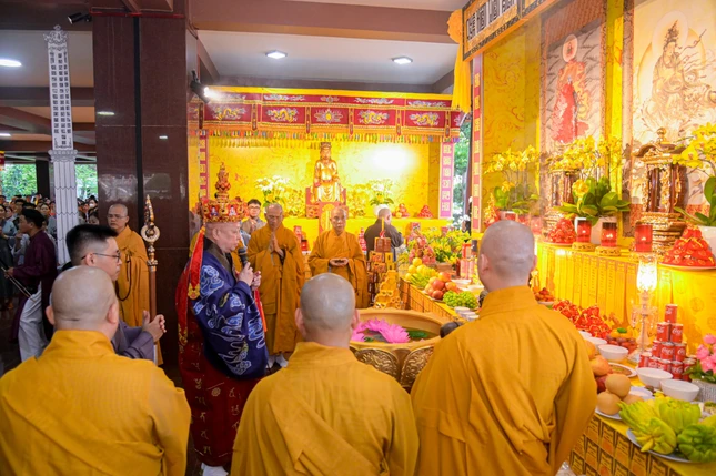 Lễ chẩn tế nhằm siêu tiến chư hương linh Cửu huyền thất Tổ, anh linh liệt sĩ, đội ngũ y bác sĩ, đồng bào qua đời trong đại dịch Covid-19 được thoát hóa siêu sanh