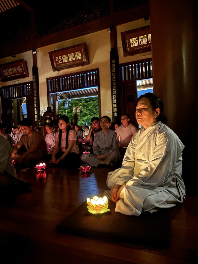 Đây là những giây phút lắng đọng tâm hồn của mỗi người con khi nghĩ về công ơn của những bậc sinh thành