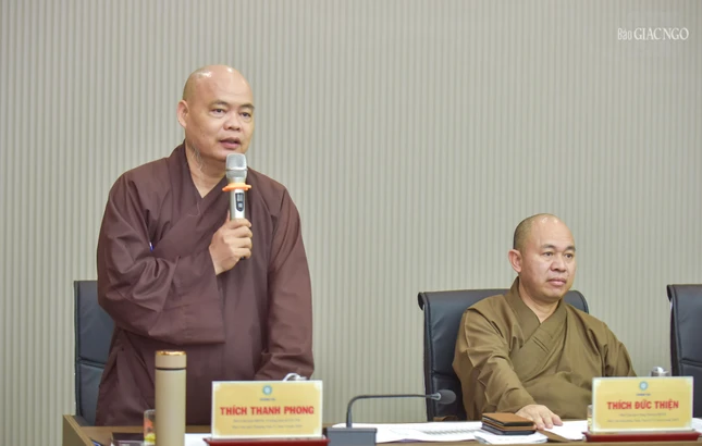 Thượng tọa Thích Thanh Phong, Phó Chủ tịch Hội đồng Trị sự, Trưởng ban Kinh tế - Tài chính T.Ư báo cáo tiến độ xây dựng các hạng mục cơ sở hạ tầng cũng như các phần hậu cần, ẩm thực liên quanphục vụ Đại lễ Vesak 2025 Thượng tọa Thích Thanh Phong, Phó Chủ tịch Hội đồng Trị sự, Trưởng ban Kinh tế - Tài chính T.Ư báo cáo tiến độ xây dựng các hạng mục cơ sở hạ tầng cũng như các phần hậu cần, ẩm thực liên quanphục vụ Đại lễ Vesak 2025