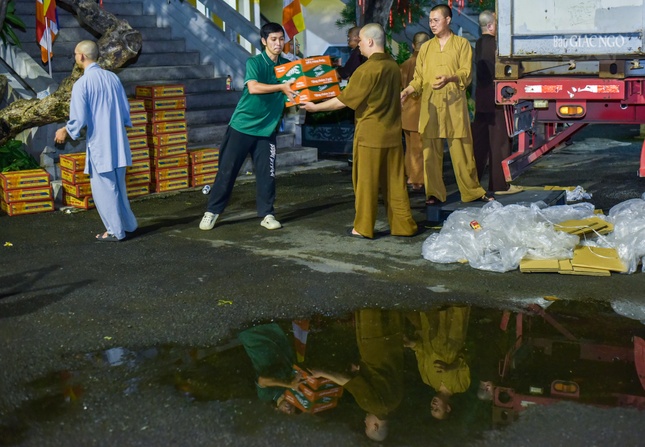 Sắp tới, Ban Kinh tế - Tài chính T.Ư, Ban Từ thiện xã hội GHPGVN TP.HCM sẽ tổ chức các chuyến đi cứu trợ đồng bào bị thiệt hại do bão số 3 gây ra