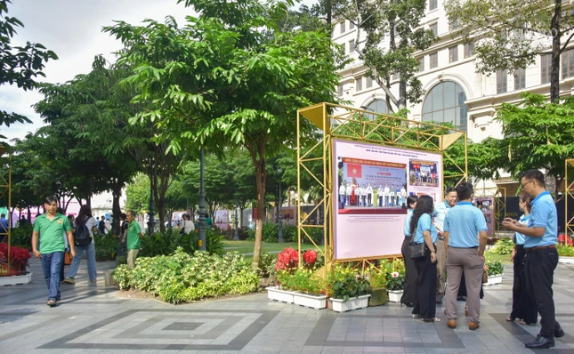 Không gian triển lãm với 3 chủ đề chính, gồm 70 tác phẩm được mở cửa từ ngày 24-9 đến hết ngày 5-10 phục vụ khách tham quan