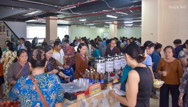 Không gian ẩm thực chùa Quang Minh Không gian ẩm thực chùa Quang Minh