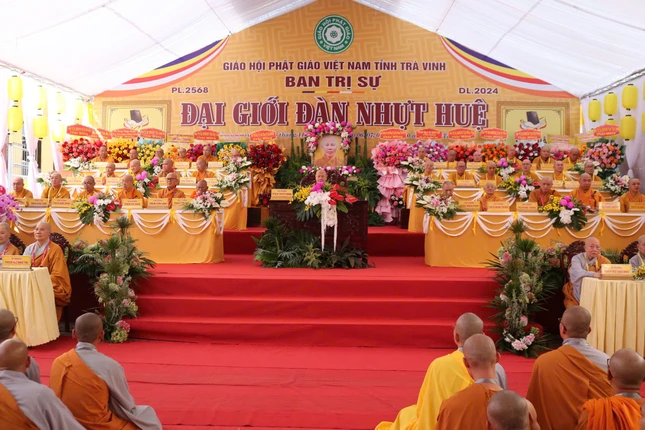 Chư tôn đức chứng minh