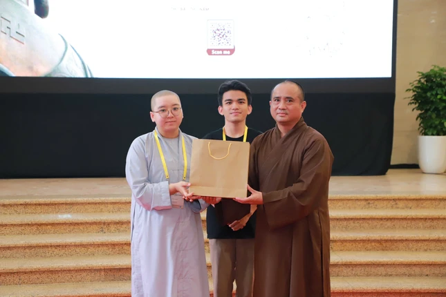 Các tập thể có sản phẩm thiết kế được đại chúng yêu thích bình chọn - Ảnh: Trung Thắng