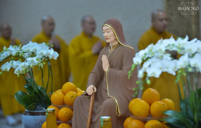 Hình ảnh vị Giám trai sứ giả tại trai đường Việt Nam Quốc Tự