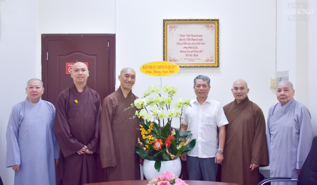 Ông Vũ Huy Long, Trưởng phòng Nghiệp vụ 1 - Ban Tôn giáo TP.HCM đón tiếp đoàn Ông Vũ Huy Long, Trưởng phòng Nghiệp vụ 1 - Ban Tôn giáo TP.HCM đón tiếp đoàn