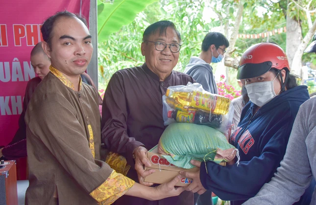 Đây là hoạt động thường lệ vào mỗi tháng mà các Phật tử nơi đây thực hiện