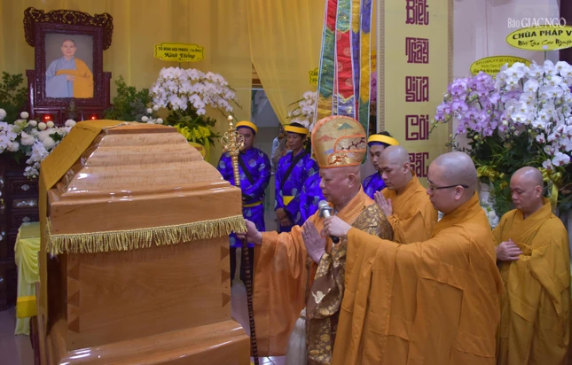 Hòa thượng Thích Lệ Trang cử hành nghi lễ phất trần, cung tuyên pháp ngữ