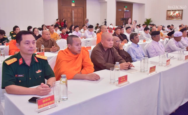 Các đại biểu chức sắc tôn giáo tham dự