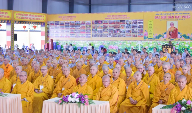 Chư Tăng, giới tử tham dự