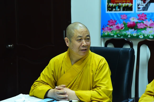 Hòa thượng Thích Thọ Lạc phát biểu tại buổi làm việc