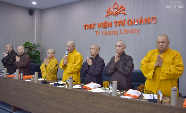 Chư tôn đức niệm Phật cầu gia hộ