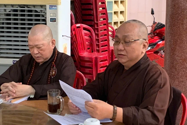 Đại đức Thích Từ Tâm trình bày dự thảo kế hoạch các hoạt động Phật sự sắp tới