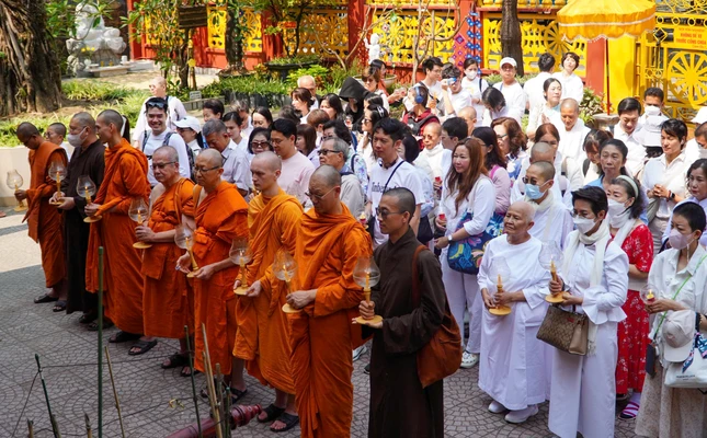Đoàn tụng kinh cầu bình an cho người dân bị ảnh hưởng bởi động đất tại Myanmar và Thái Lan