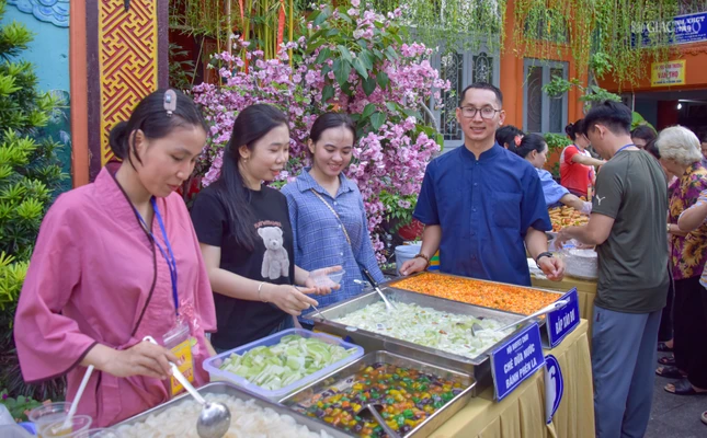 Gian hàng chùa Kim Thiền (Tiền Giang) Gian hàng chùa Kim Thiền (Tiền Giang)