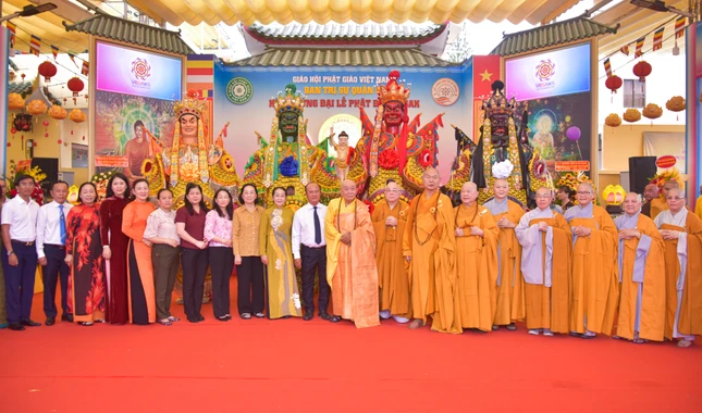 Đại lễ Phật đản Phật lịch 2569 do Ban Trị sự GHPGVN Q.8 tổ chức tại chùa Long Hoa