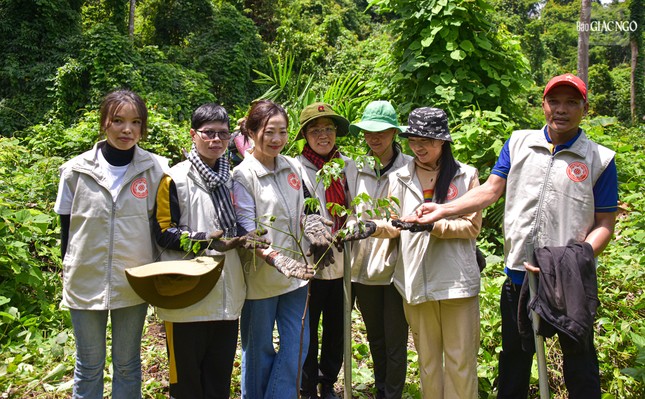 Cùng nhau bảo vệ môi trường theo lời dạy của Đức Phật Cùng nhau bảo vệ môi trường theo lời dạy của Đức Phật