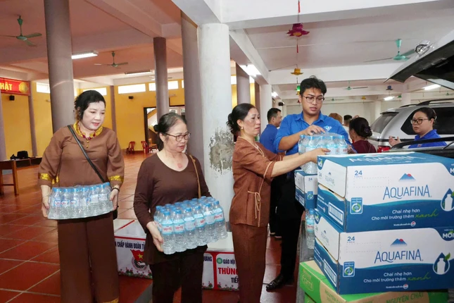 Các Phật tử tích cực hỗ trợ