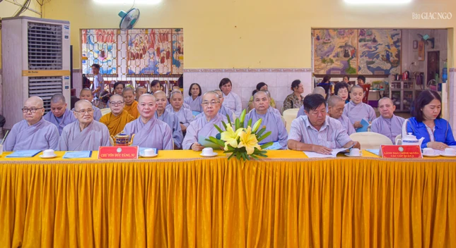 Chư Ni, chính quyền tham dự