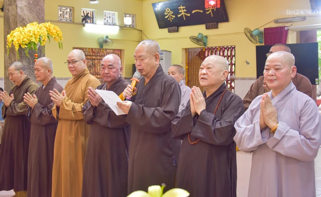 Hòa thượng Thích Huệ Công tri ân Ban Trị sự GHPGVN TP.HCM, thành viên Ban Trị sự Phật giáo Q.8, các tự viện và chính quyền đã hỗ trợ trong thời gian qua