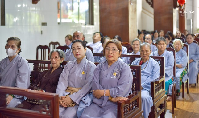 Phật tử tham dự buổi nói chuyện Phật tử tham dự buổi nói chuyện