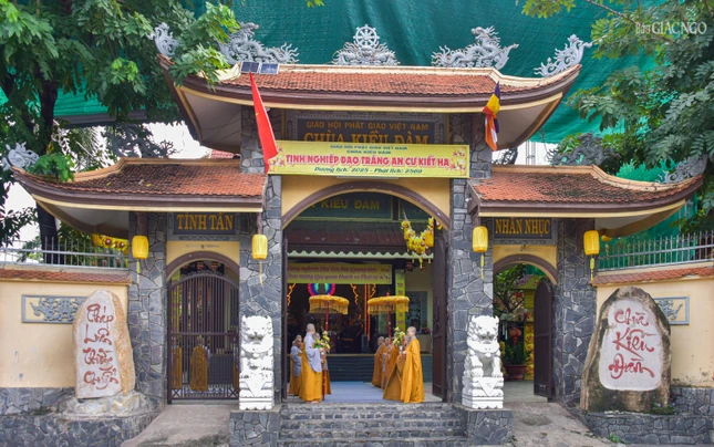 Hạ trường chùa Kiều Đàm