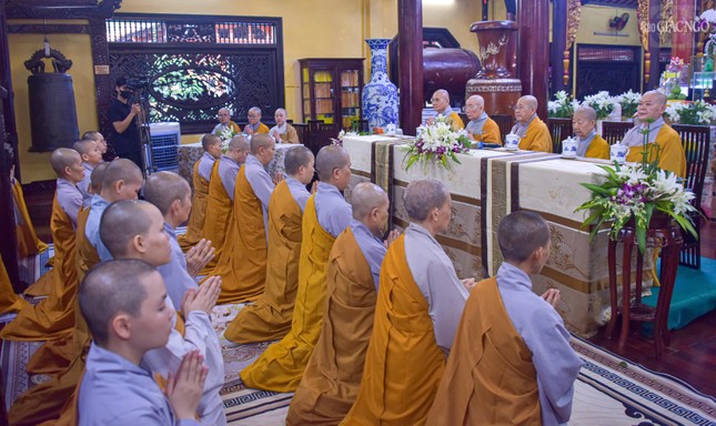 Thăm các hành giả Ni tại hạ trường tổ đình Sùng Đức