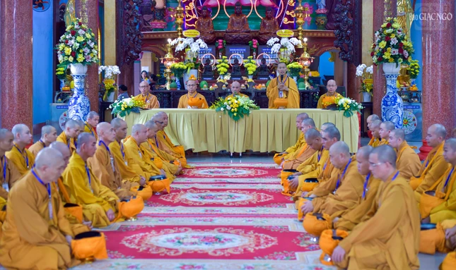 Thượng tọa Thích Minh Quang chia sẻ ý nghĩa của buổi lễ cổ Phật khất thực đến Phật tử