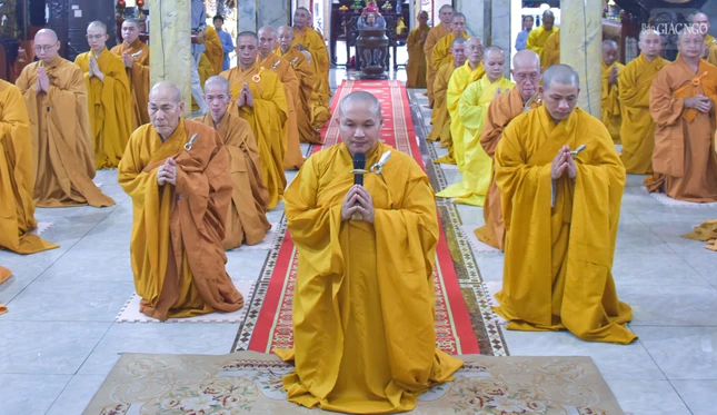 Đại đức Thích Pháp Toàn, Hóa chủ trường hạ chùa Quảng Đức báo cáo nội dung tu học của các hành giả