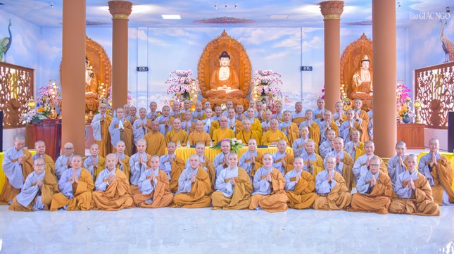 Trường hạ chùa Di Đà có 80 hành giả đăng ký tu học. Ni trưởng Thích nữ Như Nghiêm làm Thiền chủ hướng dẫn đại chúng tu tập