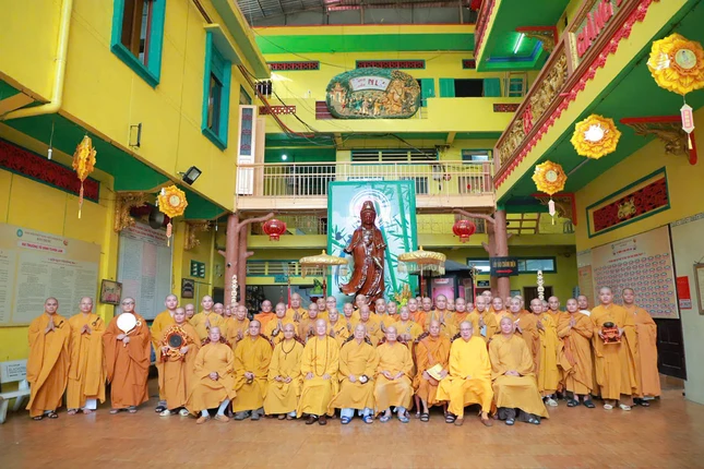 Trường hạ chùa Tuyền Lâm có 70 hành giả tu học, do Hòa thượng Thích Thiện Phước làm Thiền chủ, Hòa thượng Thích Thiện Nghĩa - Chủ hương kiêm Hóa chủ