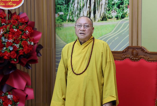Hòa thượng Thích Gia Quang phát biểu chúc mừng
