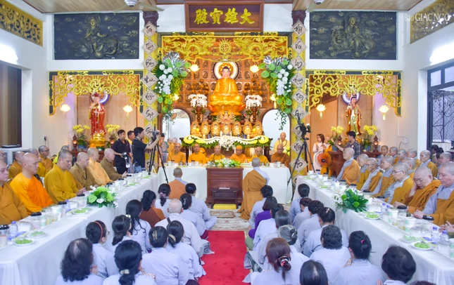 Chùa Liên Trì (P.Vĩnh Hội) tổ chức Đại lễ Vu lan - Báo hiếu vào chiều 7-9 với sự tham dự của đông đảo Tăng Ni, Phật tử trên địa bàn