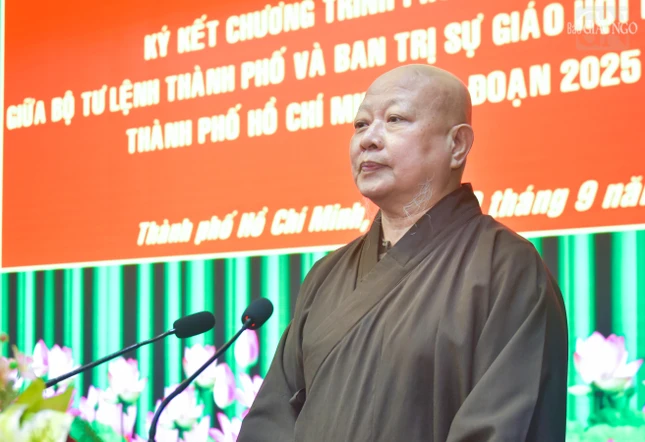 Hòa thượng Thích Lệ Trang phát biểu tại buổi lễ ký kết