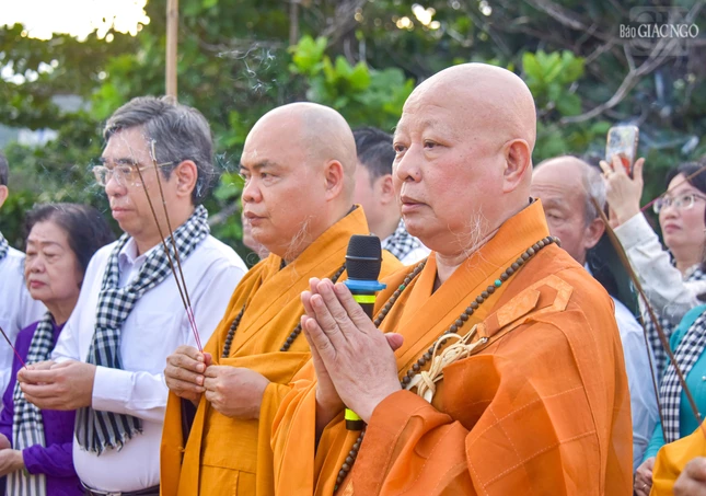 Hòa thượng Thích Lệ Trang chia sẻ ý nghĩa của buổi lễ