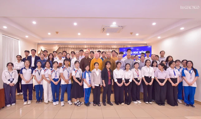 Lưu niệm tại trụ sở tòa soạn Báo Giác Ngộ