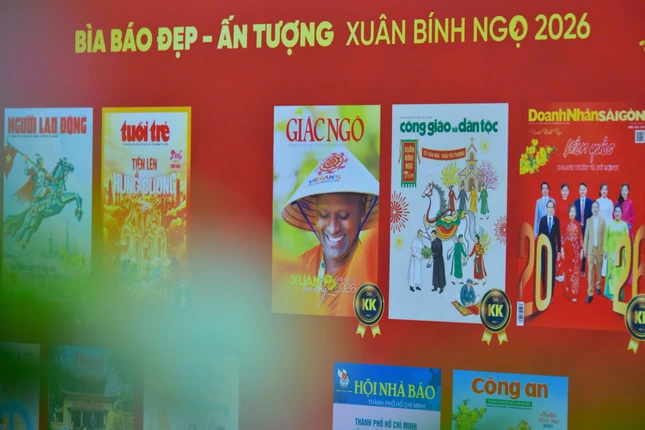 Bìa Giai phẩm Xuân Bính Ngọ của Báo Giác Ngộ nhận giải khuyến khích