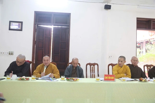 Chư tôn đức tham dự