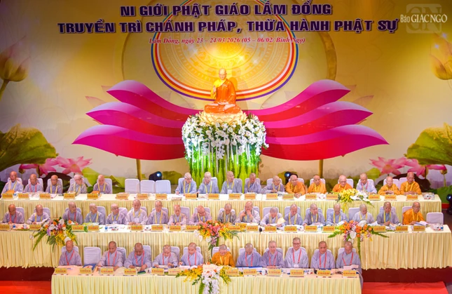 Chư Ni trưởng Ban Chứng minh, Ban Cố vấn Phân ban Ni giới T.Ư và Ban Điều phối tọa đàm “Ni giới Lâm Đồng: Truyền trì chánh pháp – Thừa hành Phật sự”