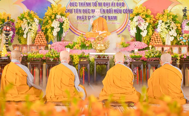 Lễ dâng hương tưởng niệm Đức Thánh Tổ Ni Đại Ái Đạo và chư tôn đức Ni tiền bối hữu công Phật giáo Việt Nam diễn ra tại chùa Phước Huệ (Lâm Đồng)