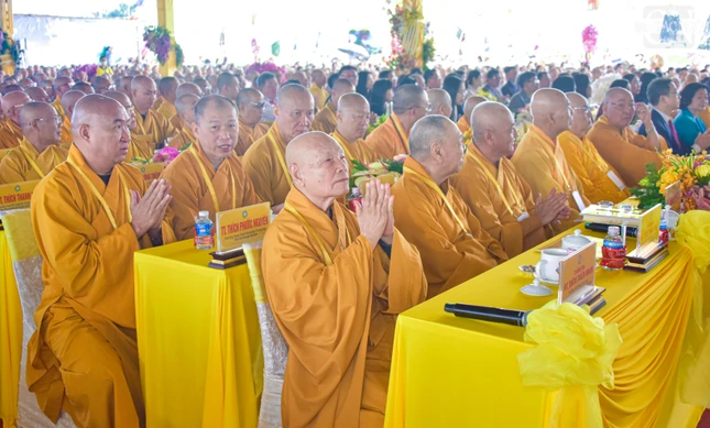 Chư tôn đức tham dự