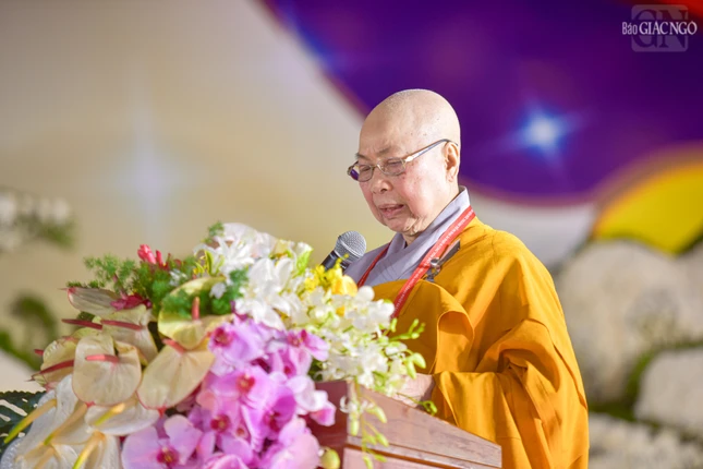 Ni trưởng Thích nữ Như Phú phát biểu khai mạc