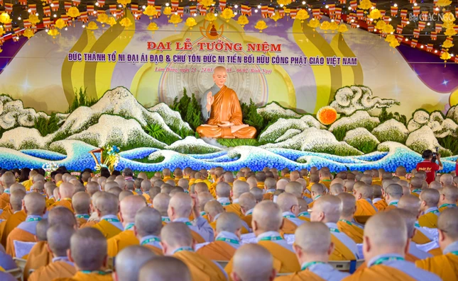 Đại lễ tưởng niệm Đức Thánh Tổ Ni Đại Ái Đạo và chư Ni tiền bối hữu công Phật giáo Việt Nam do Phân ban Ni giới tỉnh Lâm Đồng tổ chức
