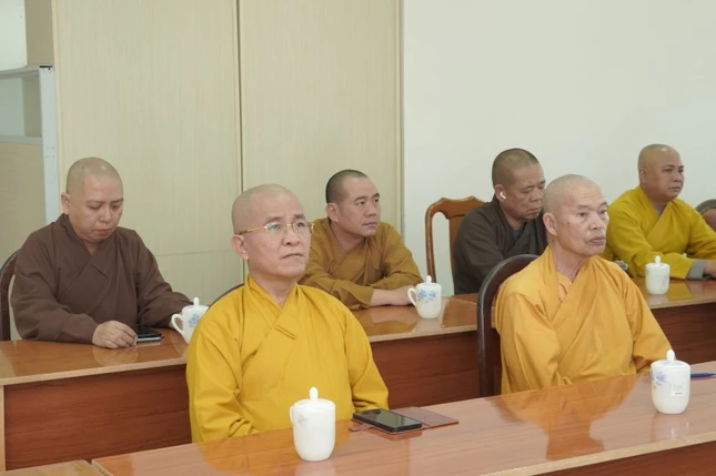 Chư tôn đức Thường trực Ban Trị sự Phật giáo tỉnh Lâm Đồng tham dự Chư tôn đức Thường trực Ban Trị sự Phật giáo tỉnh Lâm Đồng tham dự