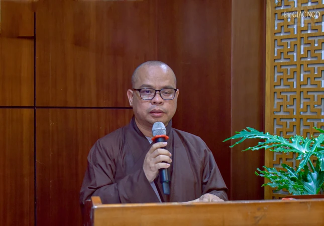 Đại đức Thích Thiện Châu báo cáo tóm tắt tổng kết hoạt động Phật sự của ban nhiệm kỳ 2022-2027