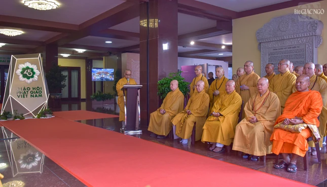 Chư tôn đức tham dự