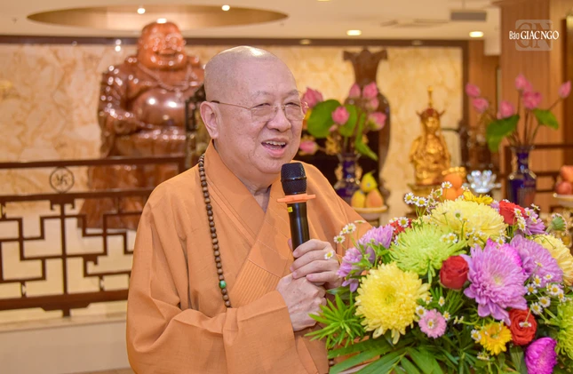 Đại đức Thích Liễu Minh bày tỏ niềm hoan hỷ khi được đón tiếp phái đoàn Hội Phật giáo Hoa Tăng Thế giới đến thăm